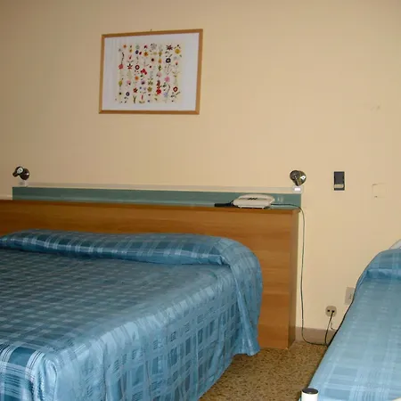 Garden Hotel 2*