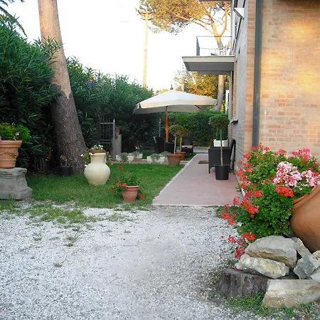 Garden Hotel