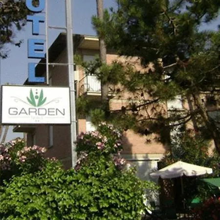 Garden Hotel 2*